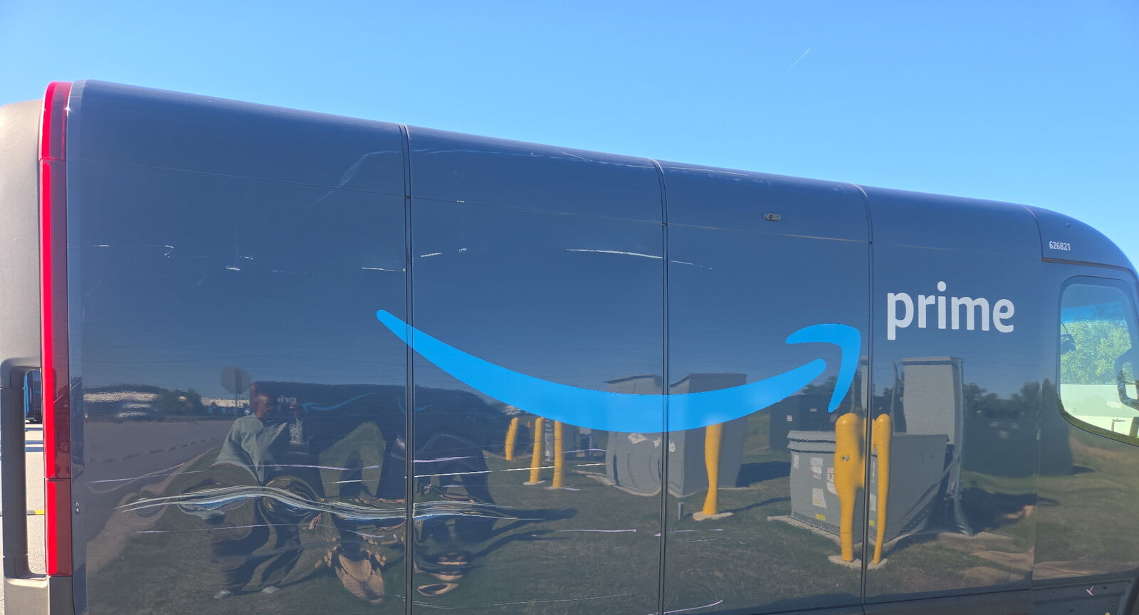 Amazon electric delivery van